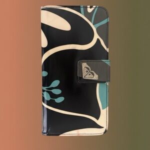 Roxy Black and Cream Travel Wallet Vintage